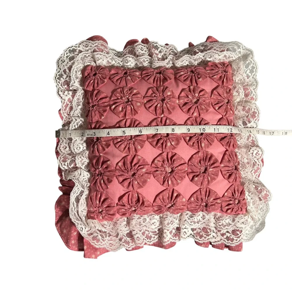 Vintage Handmade Pink Yo-Yo Rosette Decorative Throw Pillow White Lace‎ Trim 13
